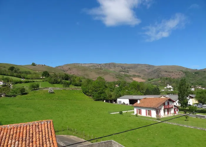 Hotels Logis Eskualduna Chez Katina